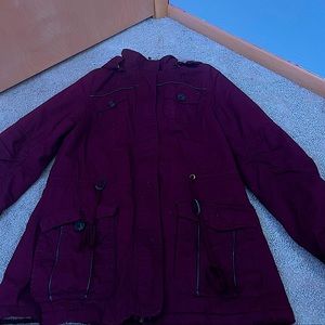 I’m selling a jacket that I don’t wear anymore it’s a beautiful jacket!